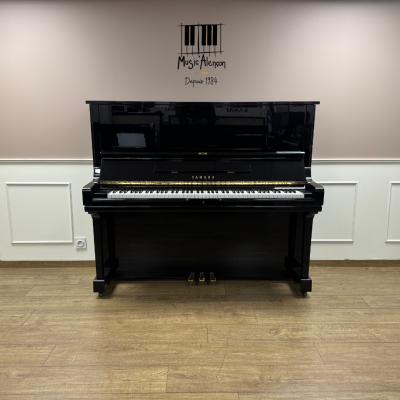 Yamaha U3