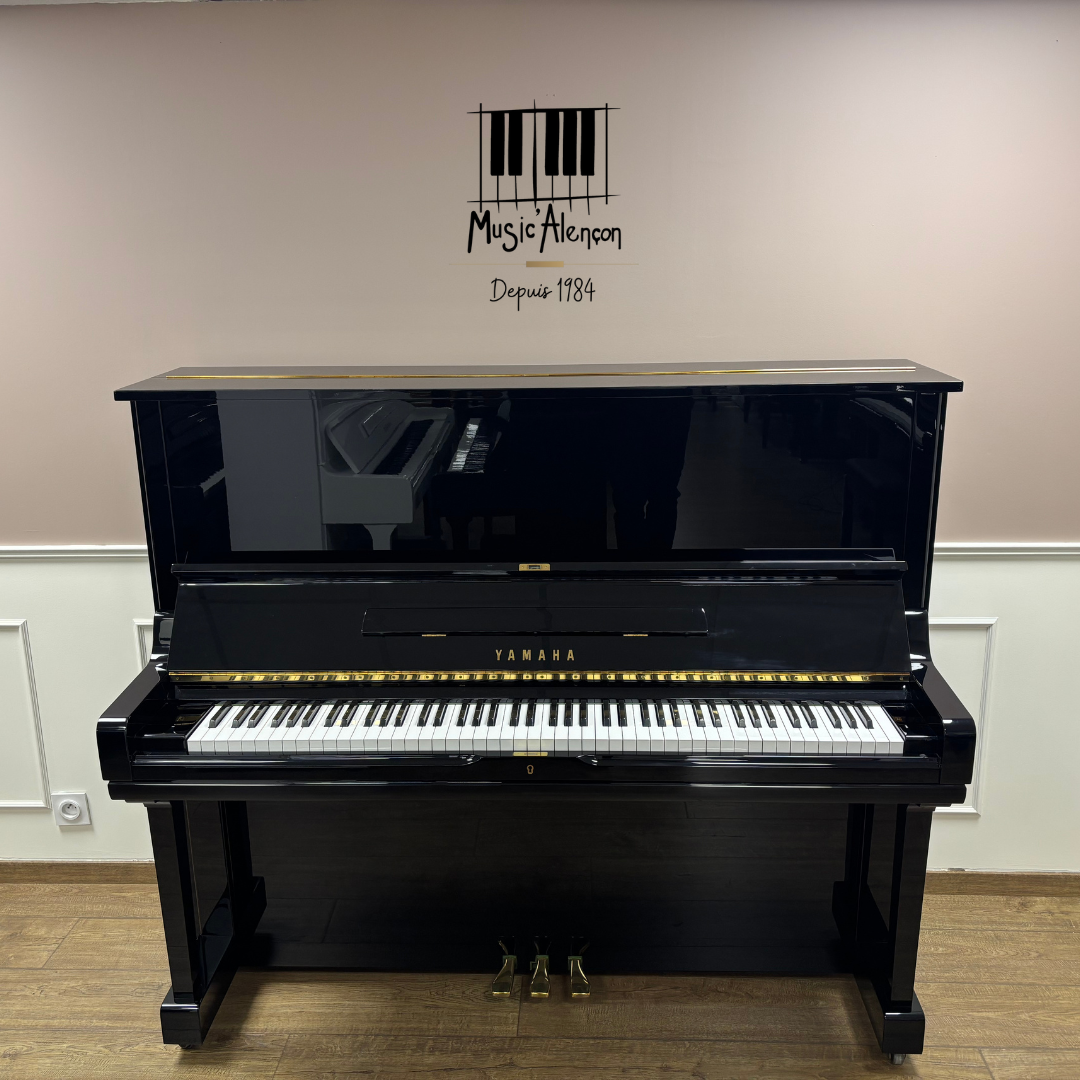 Yamaha U3M